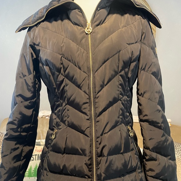 MICHAEL Michael Kors black puffer coat - Picture 4 of 11